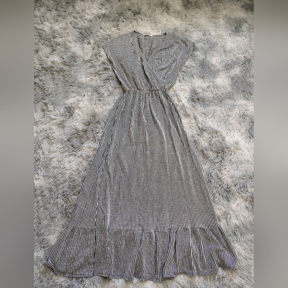 Caution To The Wind Dresses & Skirts - Caution to the Wind Women's Medium Black Ribbed Wrap Maxi Dress